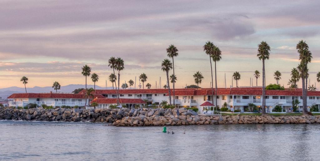 Oceanside Marina Suites - A Waterfront Hotel Main image 2